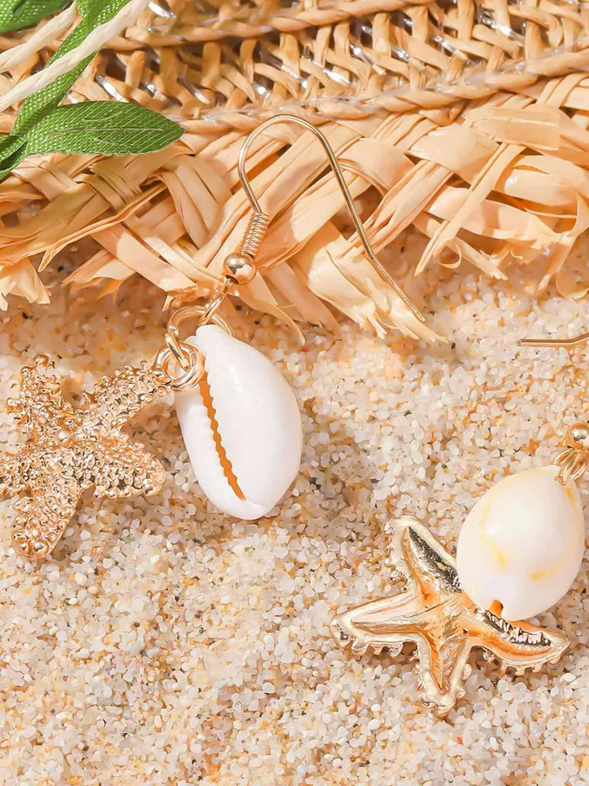 Vintage Cowrie Shell & Starfish Earrings sold by Retro Stage product image thumbnail 4