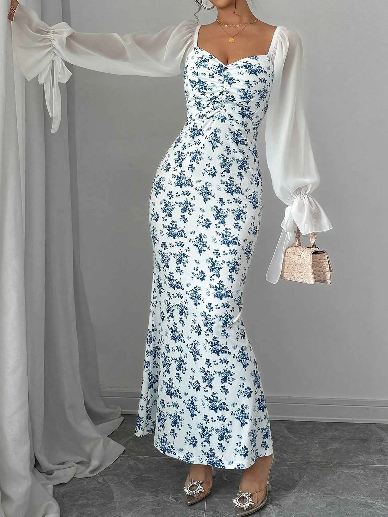 Blue 1930s Chiffon Sleeves Ditsy Floral Dress sold by Retro Stage product image thumbnail 4