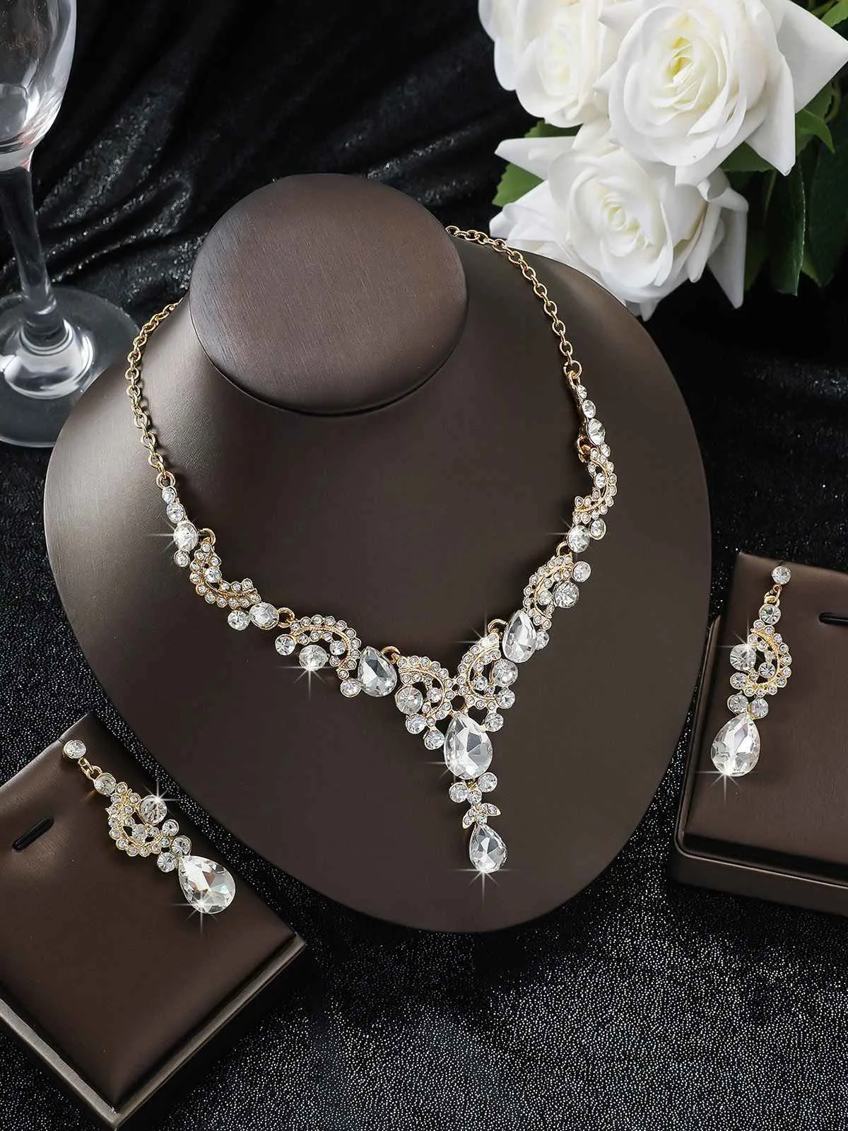 2PCS Rhinestone Necklace & Earrings Set sold by Retro Stage product image thumbnail 2