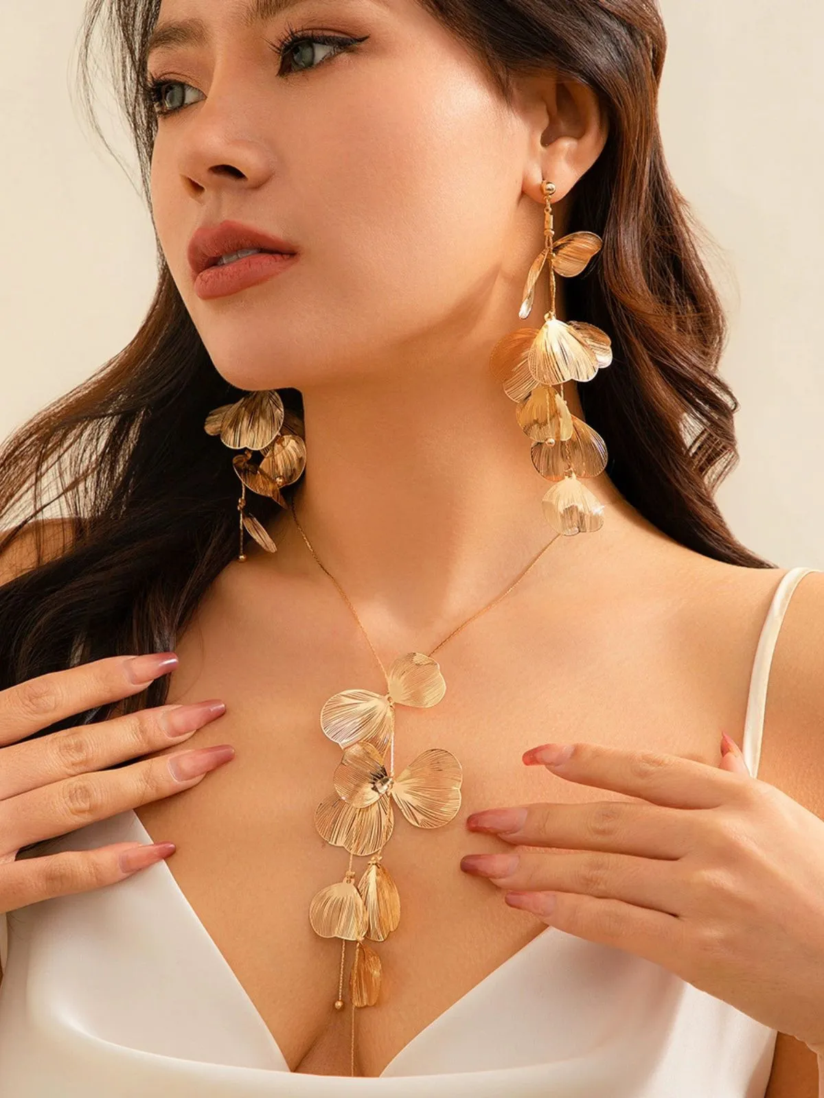 Vintage Ginkgo Leaf Necklace sold by Retro Stage product image thumbnail 5