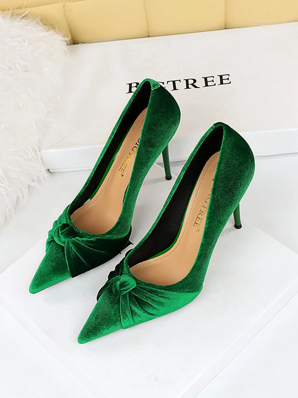 Pointed Toe Velvet Stiletto Heels Shoes sold by Retro Stage product image thumbnail 5