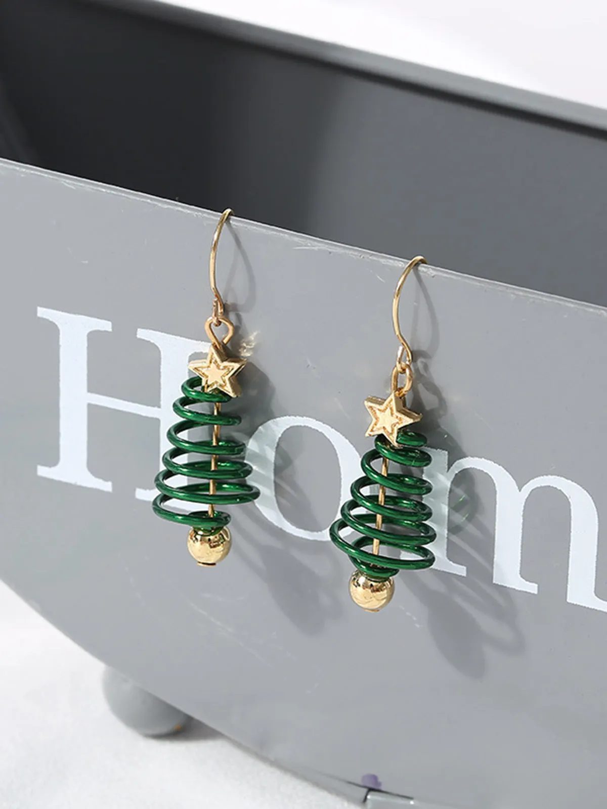 Christmas Tree Star Twist Earrings sold by Retro Stage product image thumbnail 3