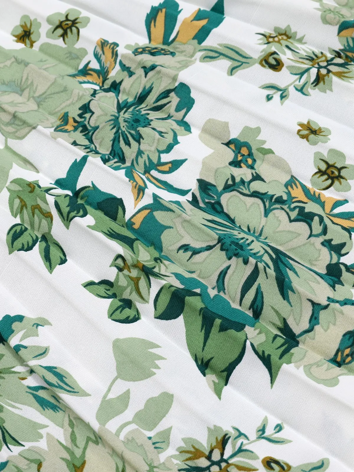 Green 1940s Floral Tie Belt Dress sold by Retro Stage product image thumbnail 4