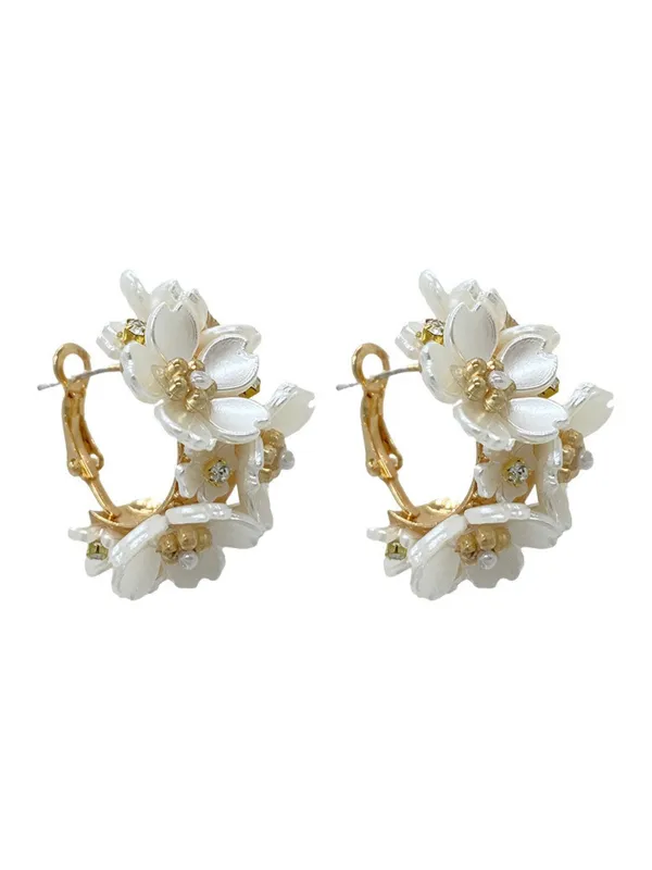 White 3D-Flower Pearl Earrings sold by Retro Stage