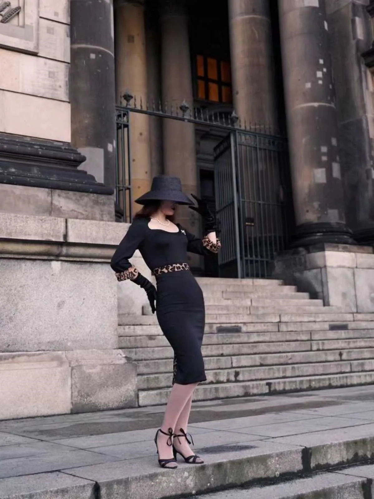 Black 1960s Raw Hem Leopard Asymmetric Wrap Dress sold by Retro Stage product image thumbnail 2