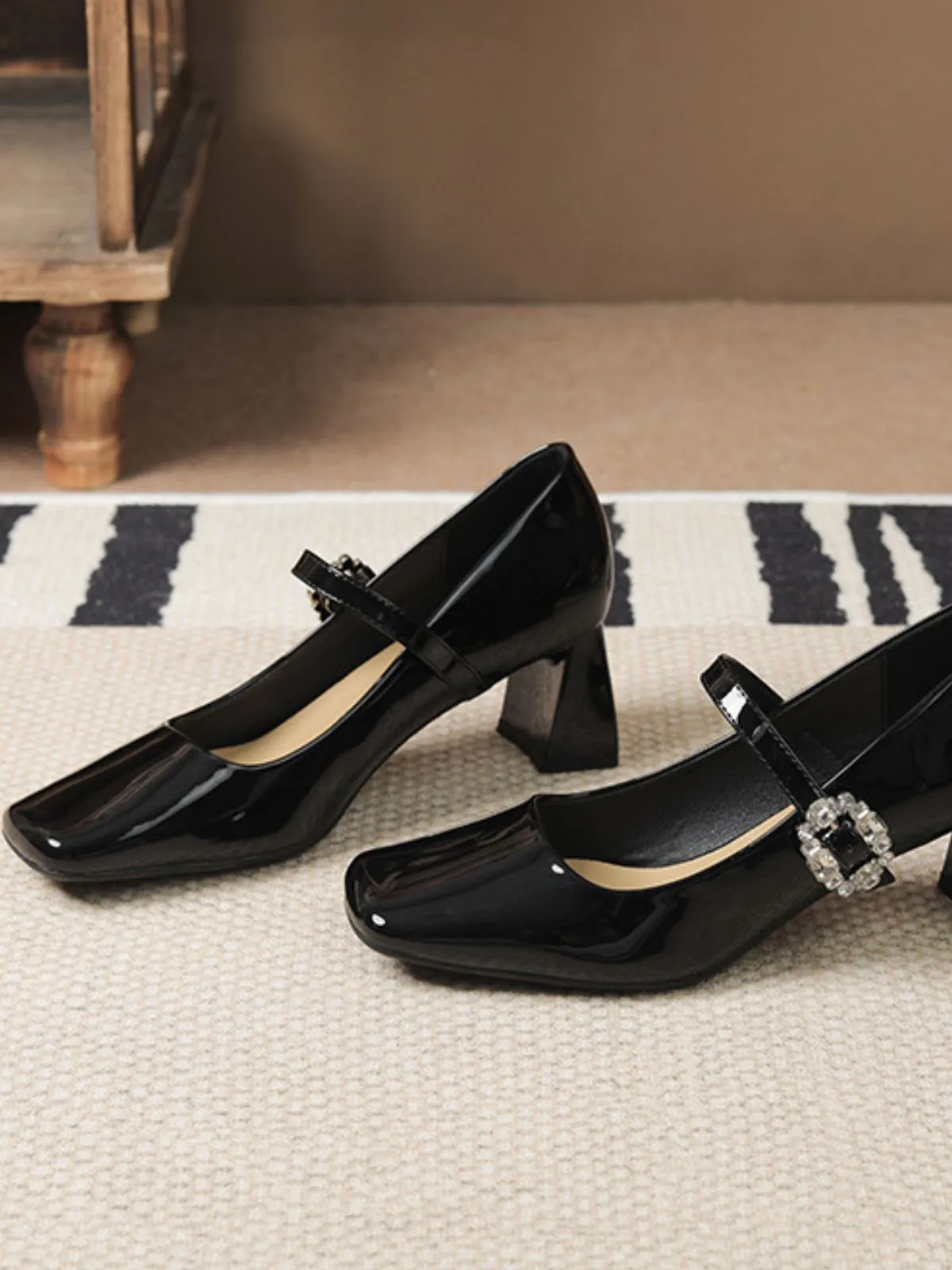 Retro Glossy Leather Chunky Heel Shoes sold by Retro Stage product image thumbnail 2