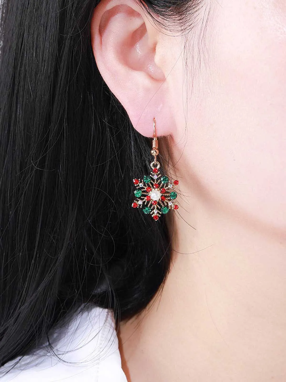 Christmas Alloy Diamond Snowflake Necklace Earring Set sold by Retro Stage product image thumbnail 3