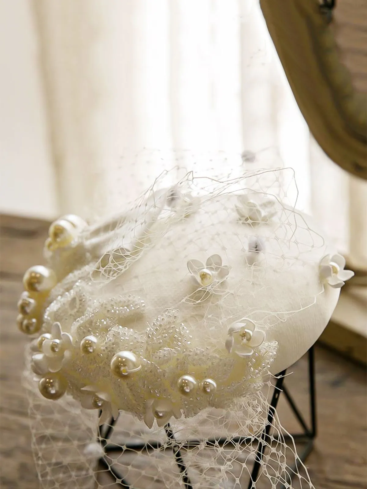 White Pearl Mesh Bow Vintage Hat sold by Retro Stage product image thumbnail 2