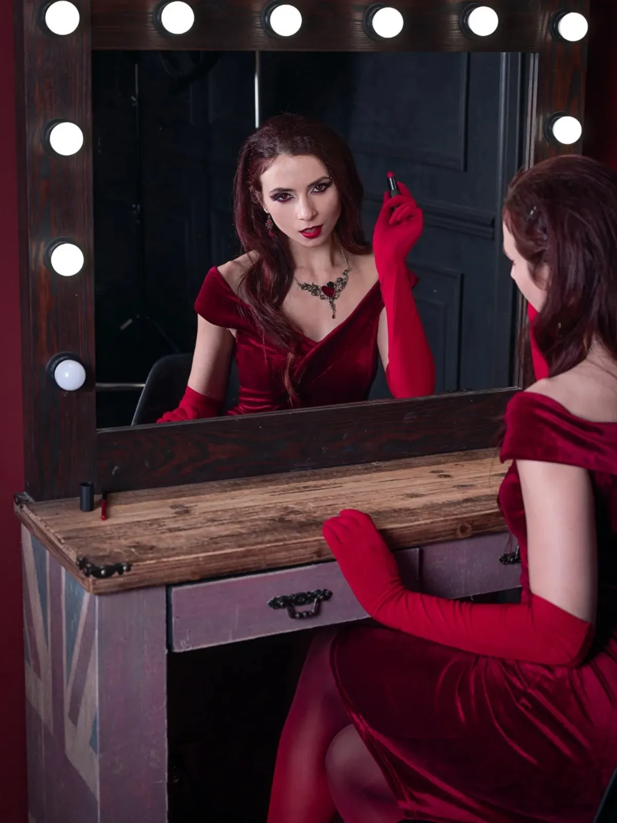 Wine Red 1960s Velvet Bodycon Dress sold by Retro Stage product image thumbnail 3