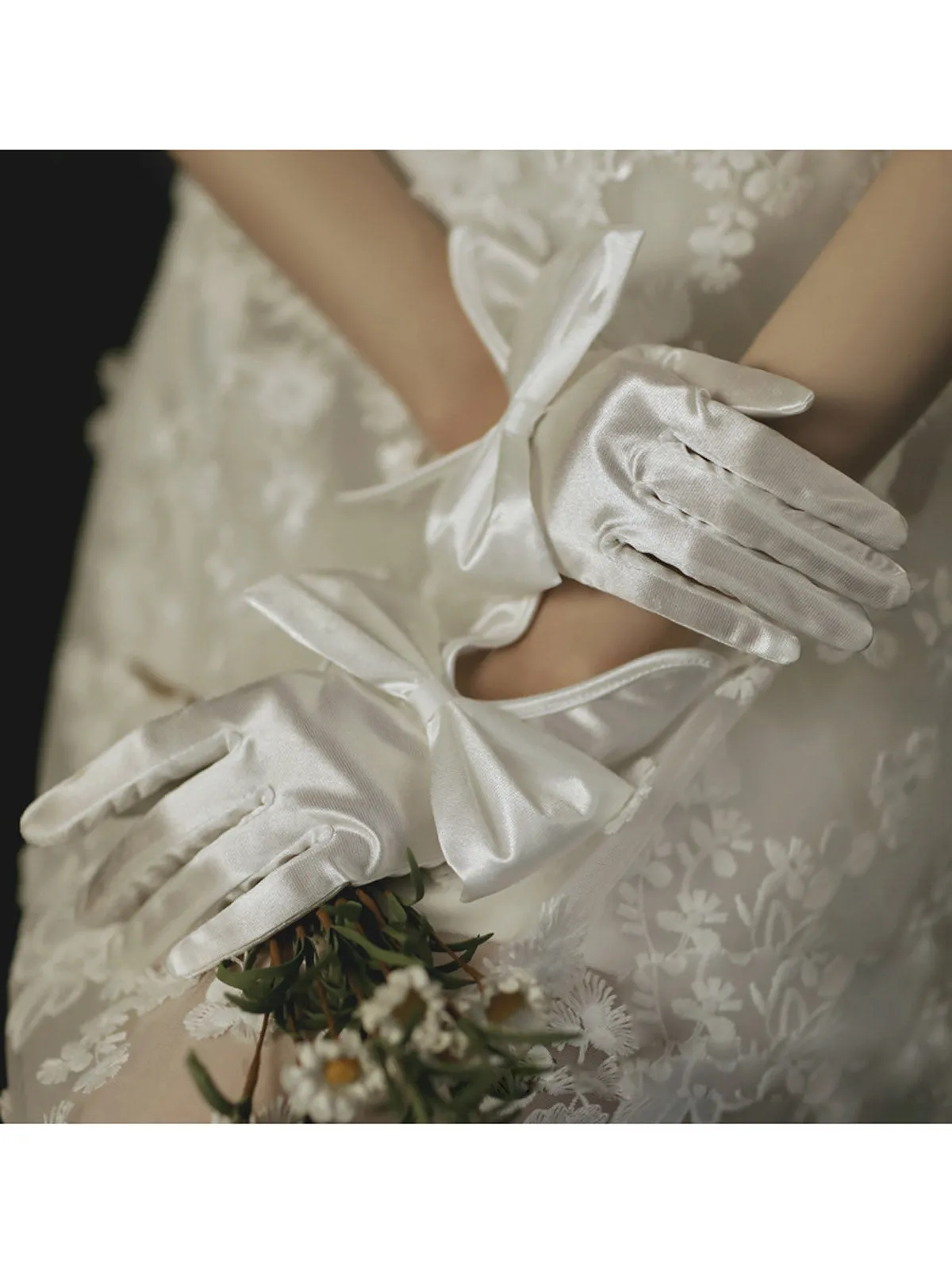 Retro Silky Bowknot Split Gloves sold by Retro Stage product image thumbnail 3
