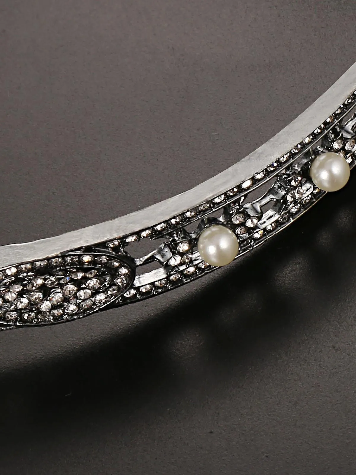 Black 1920s Leaf Flapper Headband sold by Retro Stage product image thumbnail 4