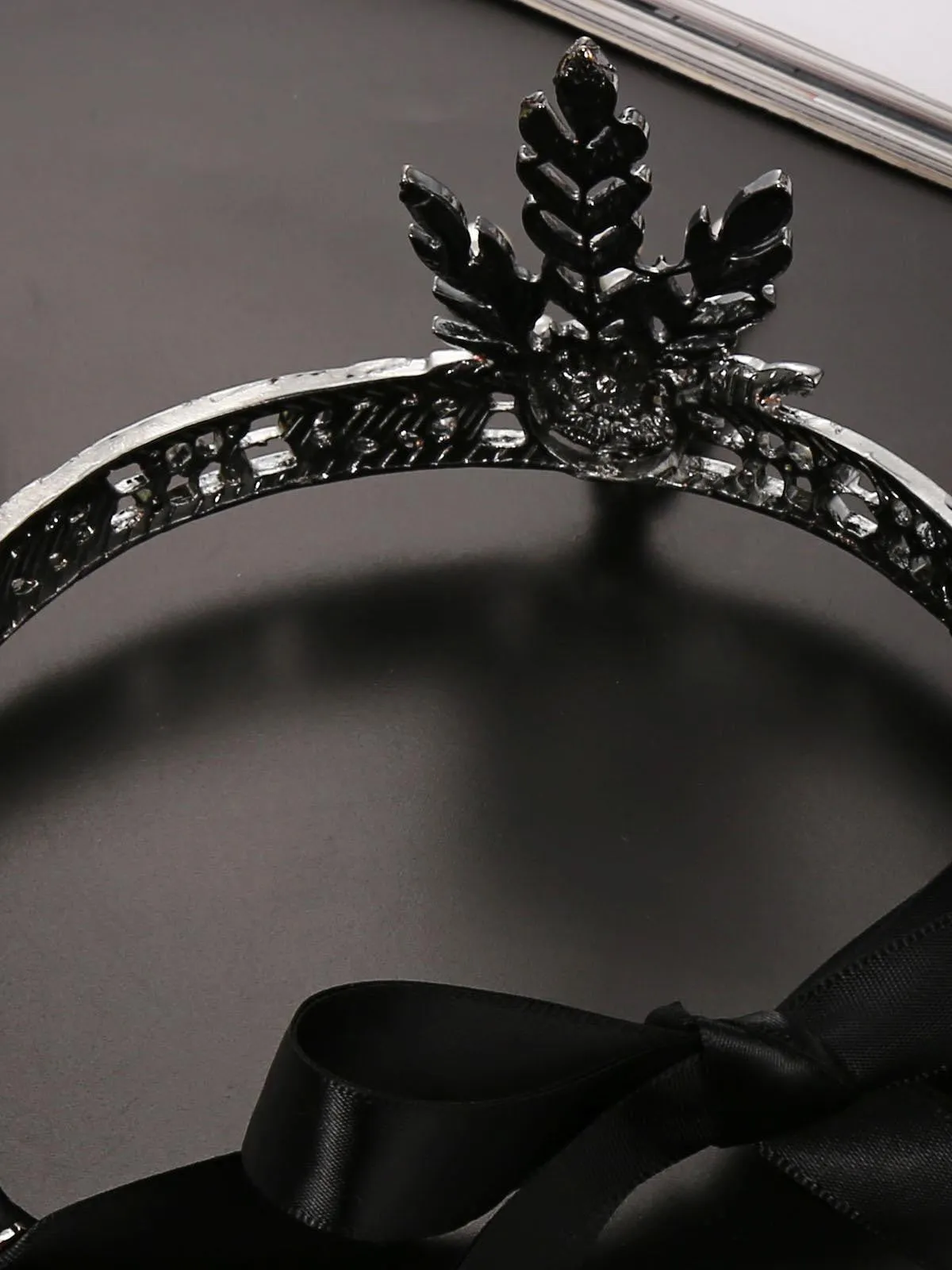 Black 1920s Leaf Flapper Headband sold by Retro Stage product image thumbnail 3