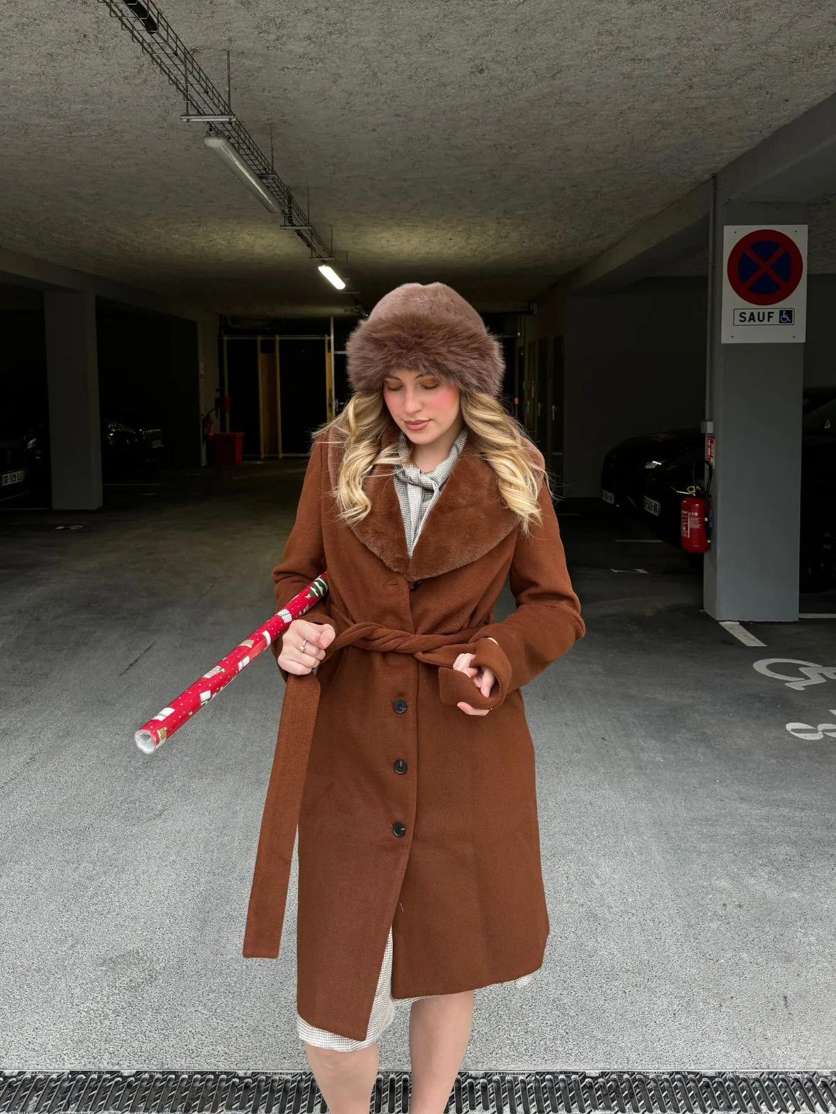 Brown 1940s Fur Collar Belted Coat sold by Retro Stage product image thumbnail 4