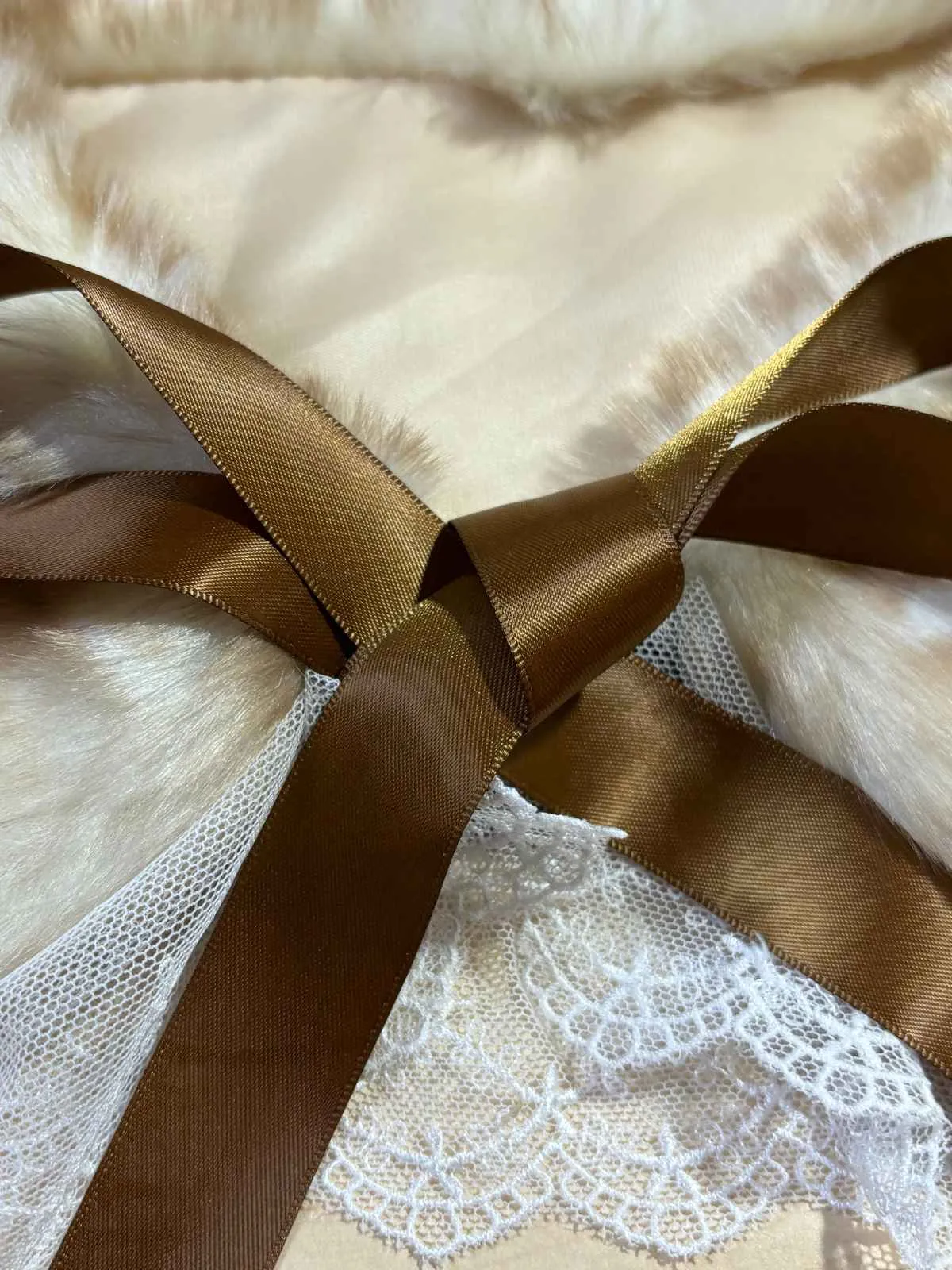 Retro Lace Trim Deer Bow Faux Fur Collar sold by Retro Stage product image thumbnail 3