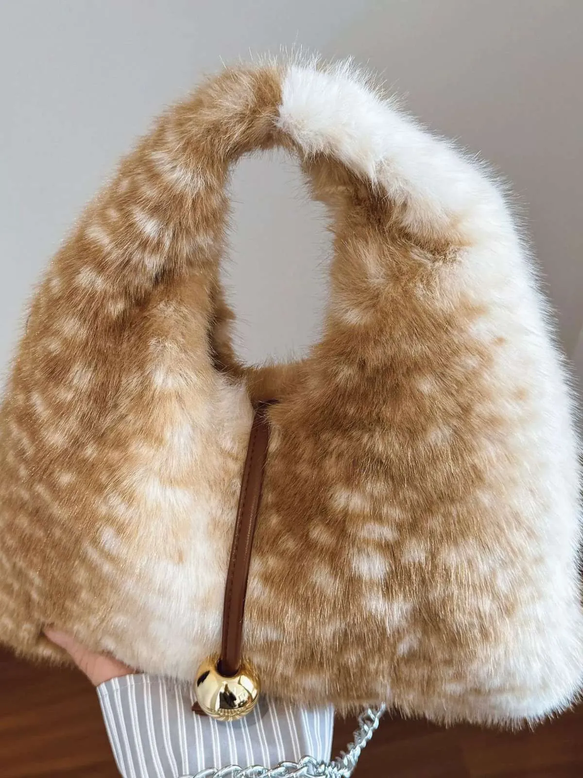 Retro Deer Style Bell Faux Fur Bag sold by Retro Stage product image thumbnail 5