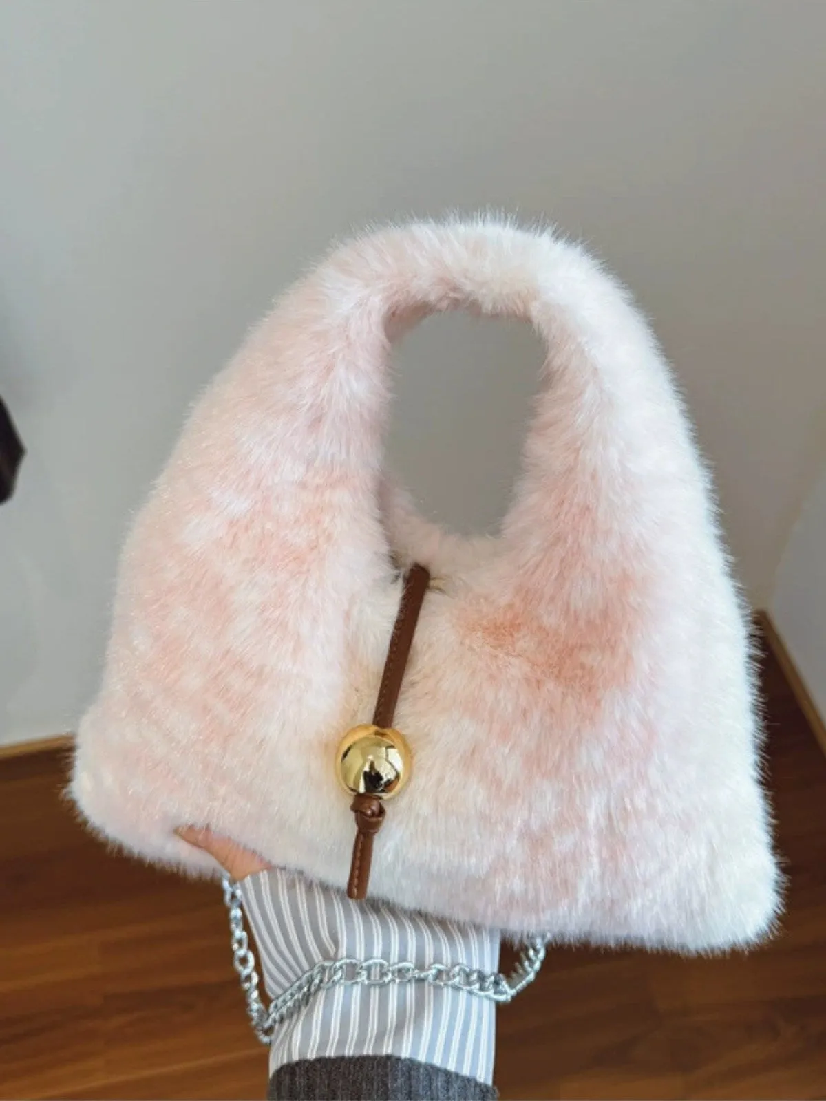 Retro Deer Style Bell Faux Fur Bag sold by Retro Stage product image thumbnail 2