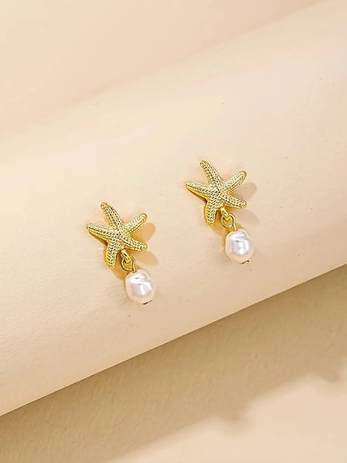 Vintage Alloy Starfish & Pearl Earrings sold by Retro Stage product image thumbnail 3
