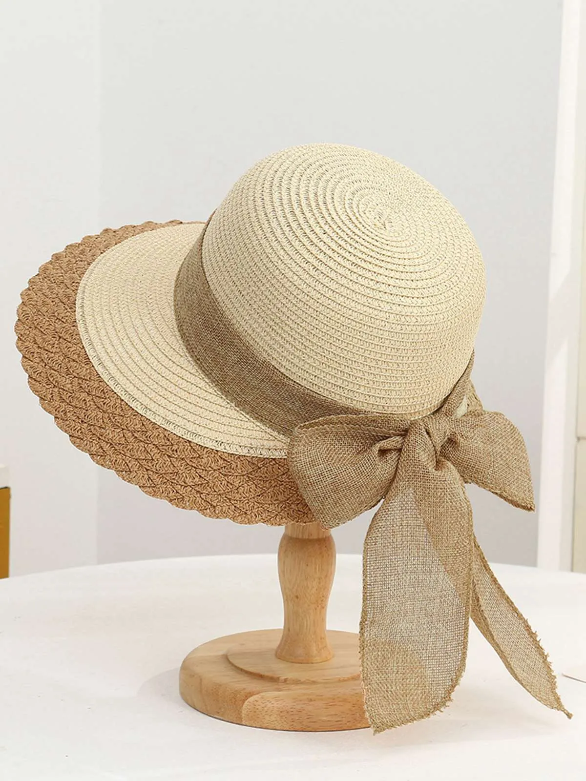 Vintage Two-Tone Straw Sun Hat sold by Retro Stage product image thumbnail 3