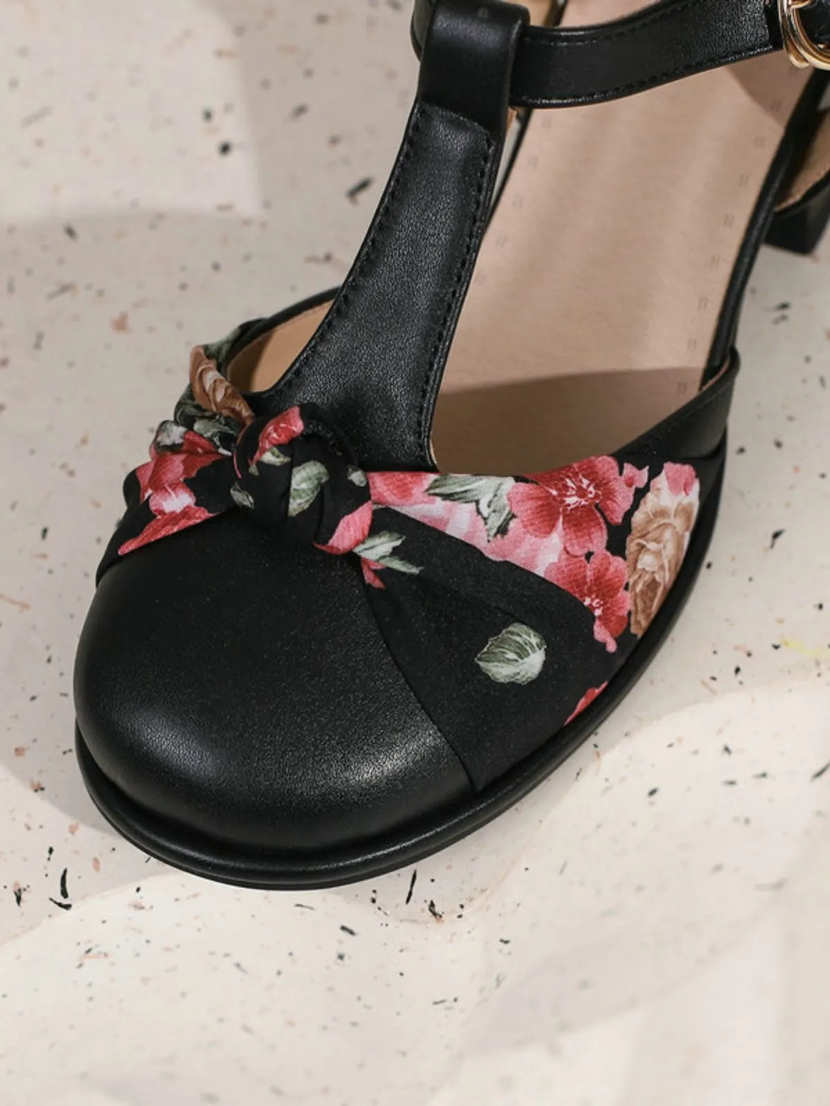 Vintage Floral Bow Round Toe T-Strap Mary Jane Sandals sold by Retro Stage product image thumbnail 4
