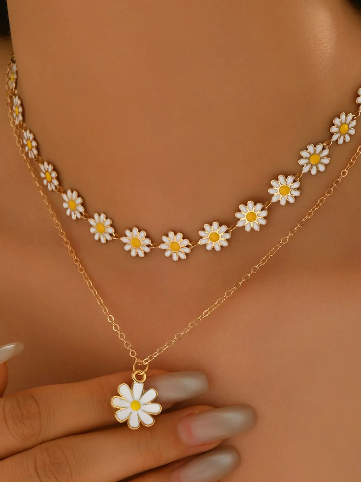 Daisy Flower Pendant Layered Necklace sold by Retro Stage product image thumbnail 2