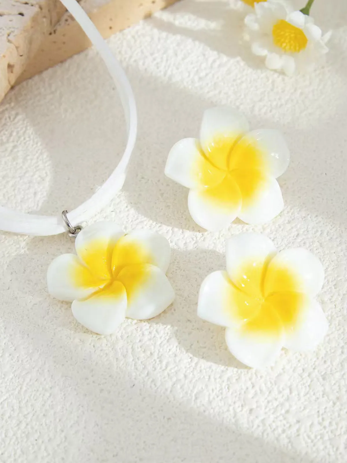 Flower Pendant Necklace & Stud Earrings Set sold by Retro Stage product image thumbnail 3