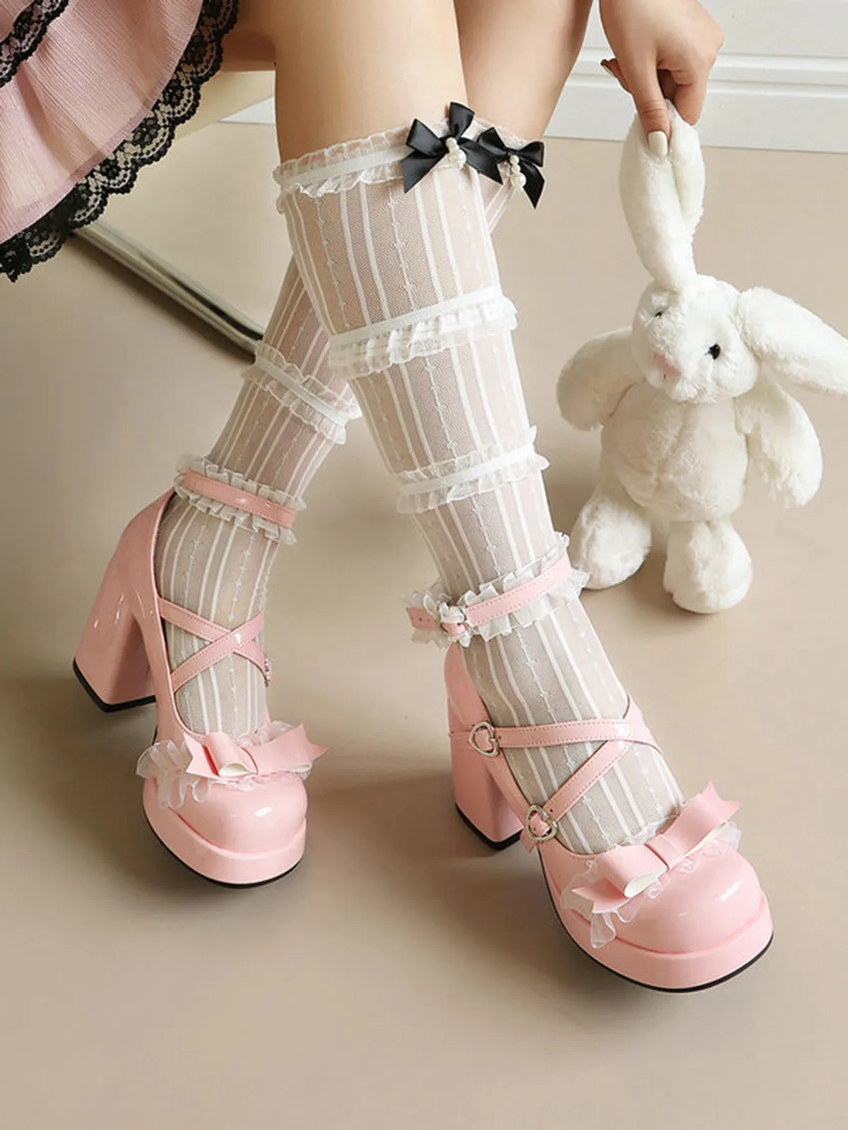 Vintage Lace Mary Jane Bow High Heeled Shoes sold by Retro Stage product image thumbnail 5