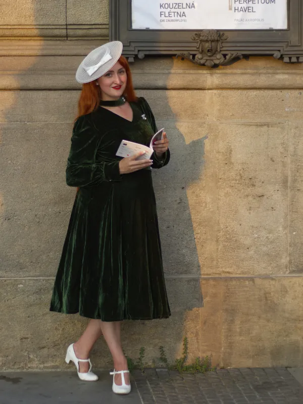Green 1950s Keyhole V-Neck Pearl Velvet Dress made by Retro Stage
