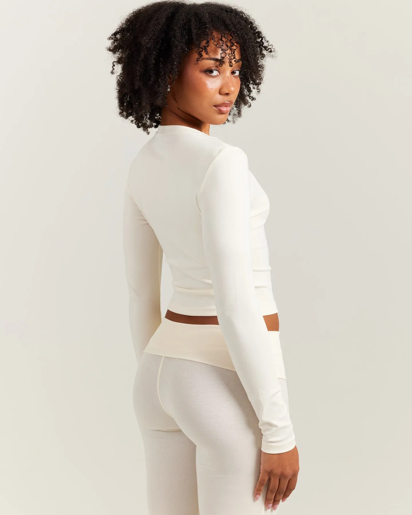 EE Lounge Long Sleeve - Vanilla sold by Elite Eleven product image thumbnail 2
