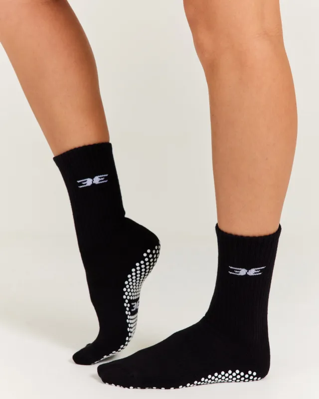 EE Crew Pilates Grip Socks - Black/White sold by Elite Eleven