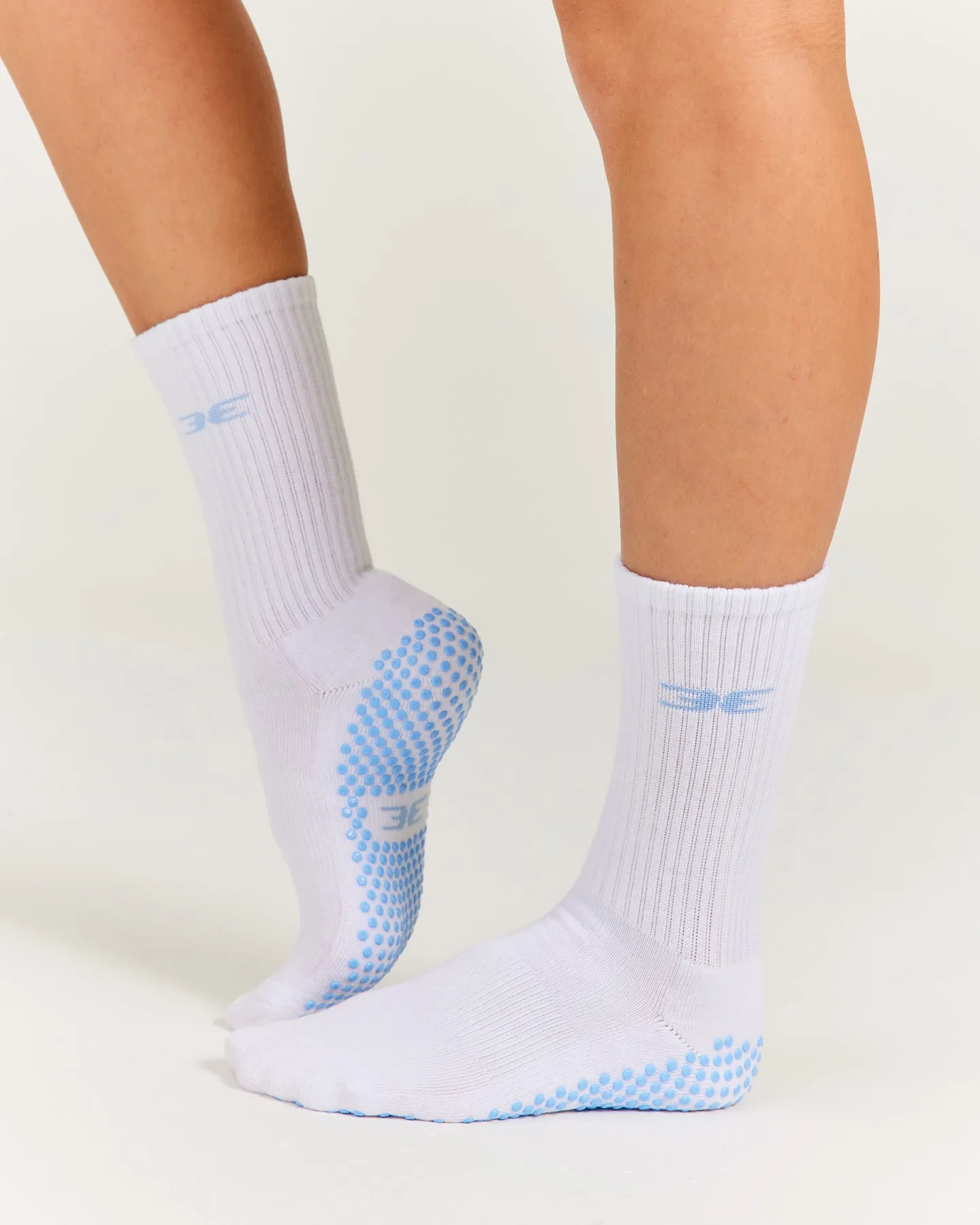 EE Crew Pilates Grip Socks - White/Blue sold by Elite Eleven