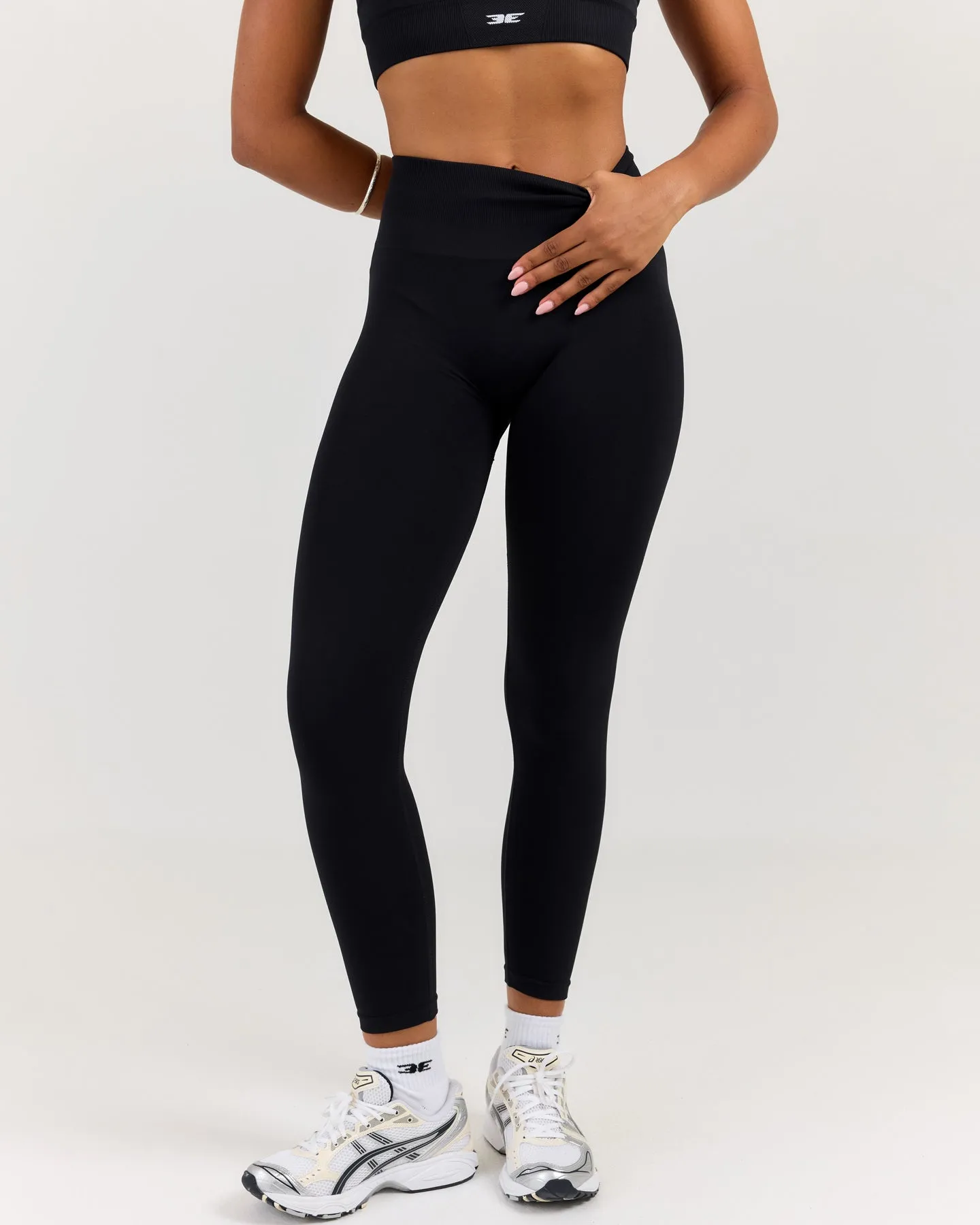 7/8 Elite Seamless Leggings V2 - Black sold by Elite Eleven product image thumbnail 2