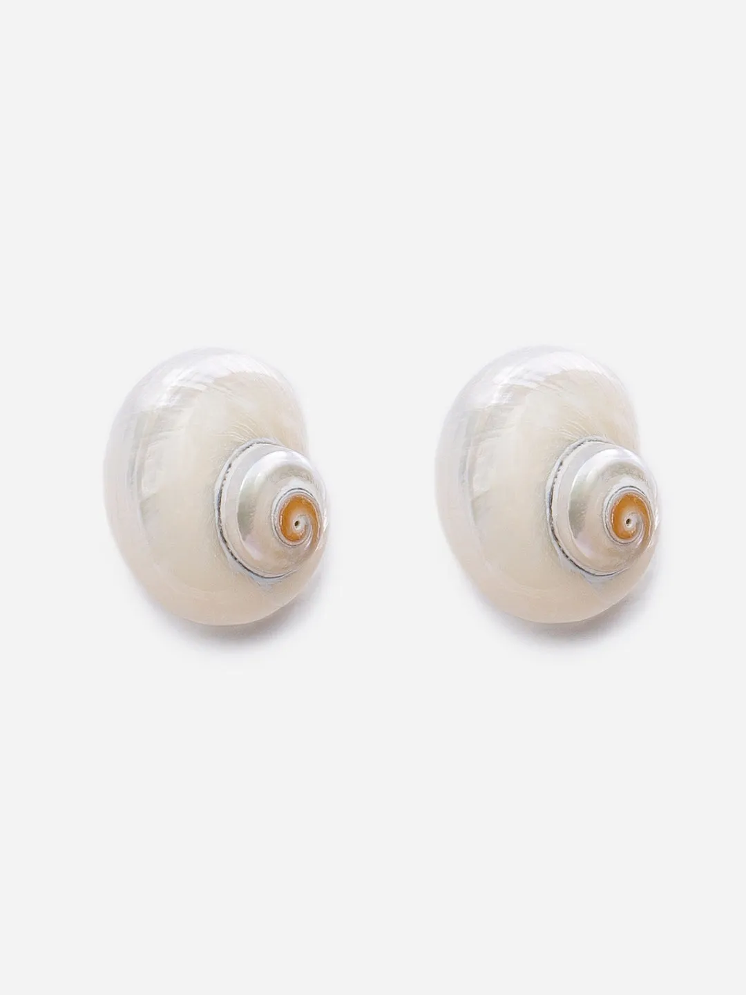 Shell Earrings by CASHFANA sold by Hermoza product image thumbnail 3