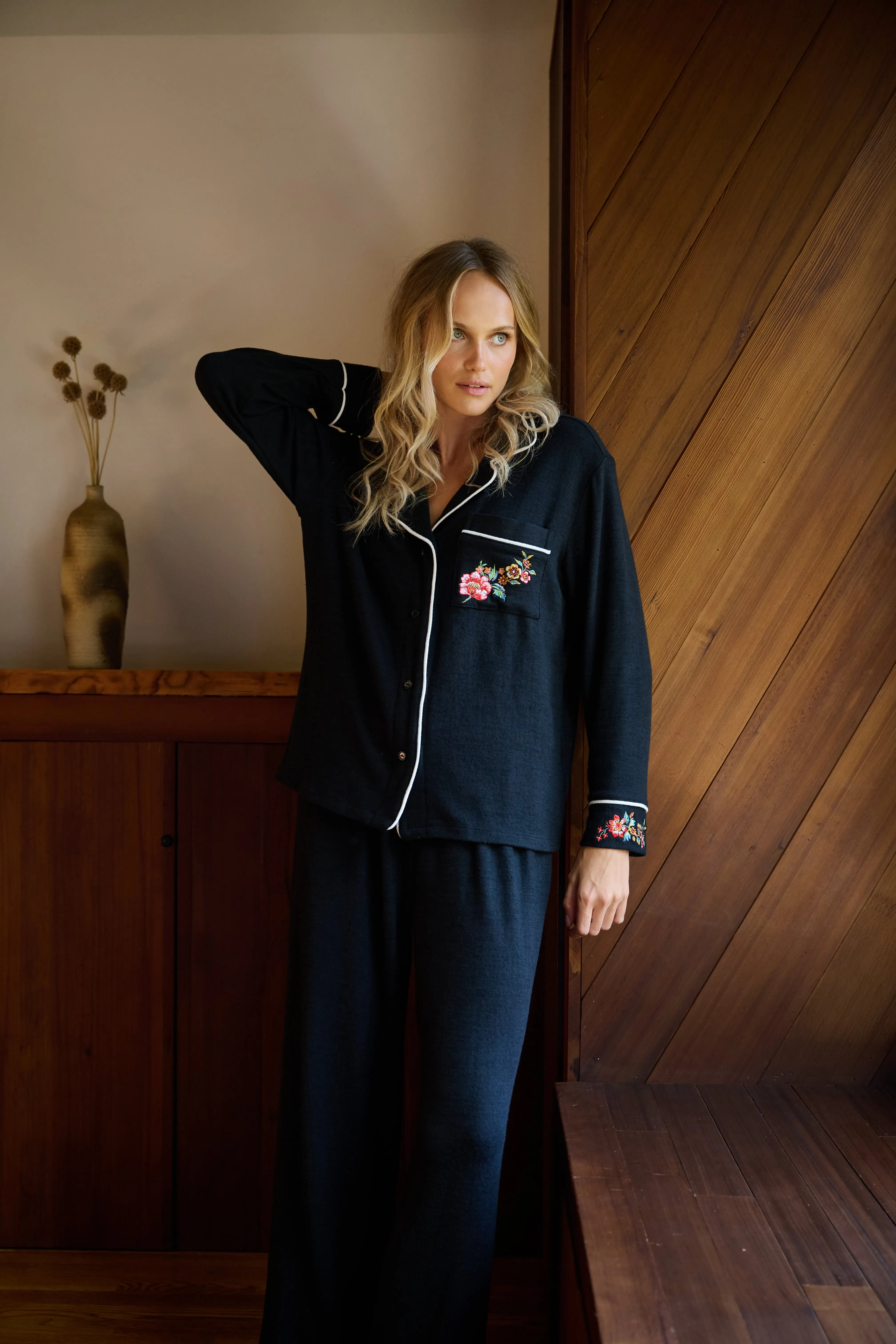 Wela Pajama Magnetic Shirt in Black sold by Hermoza product image thumbnail 2