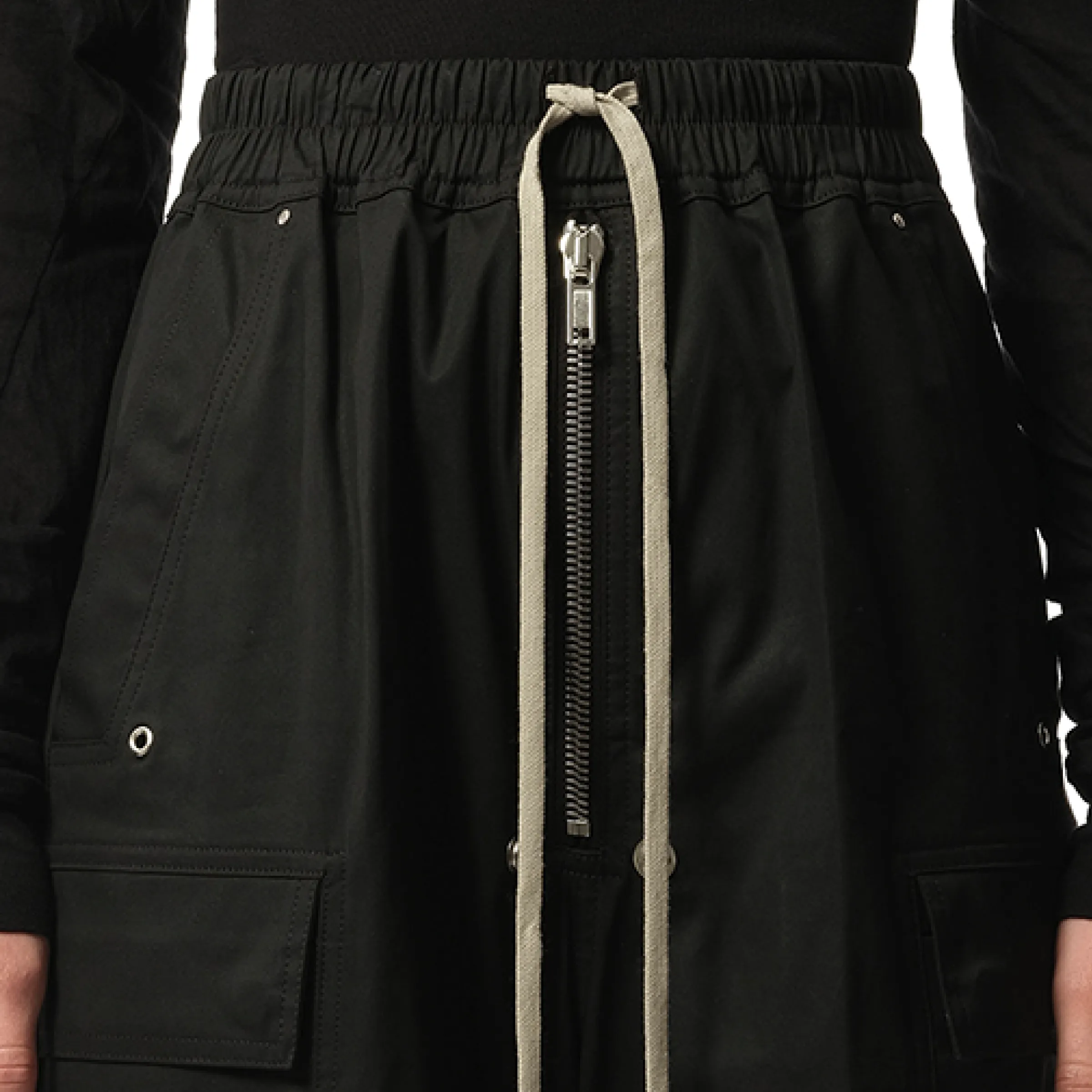 Cotton Poplin Cargobelas Pants in Black sold by MARAIS product image thumbnail 3