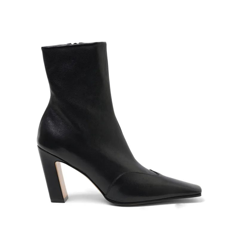 Nevada Ankle Stretch Boots 85 in Black sold by MARAIS