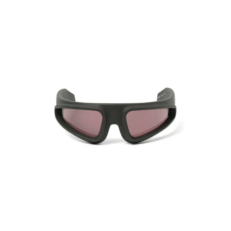 Ryder Sunglasses in Black sold by MARAIS