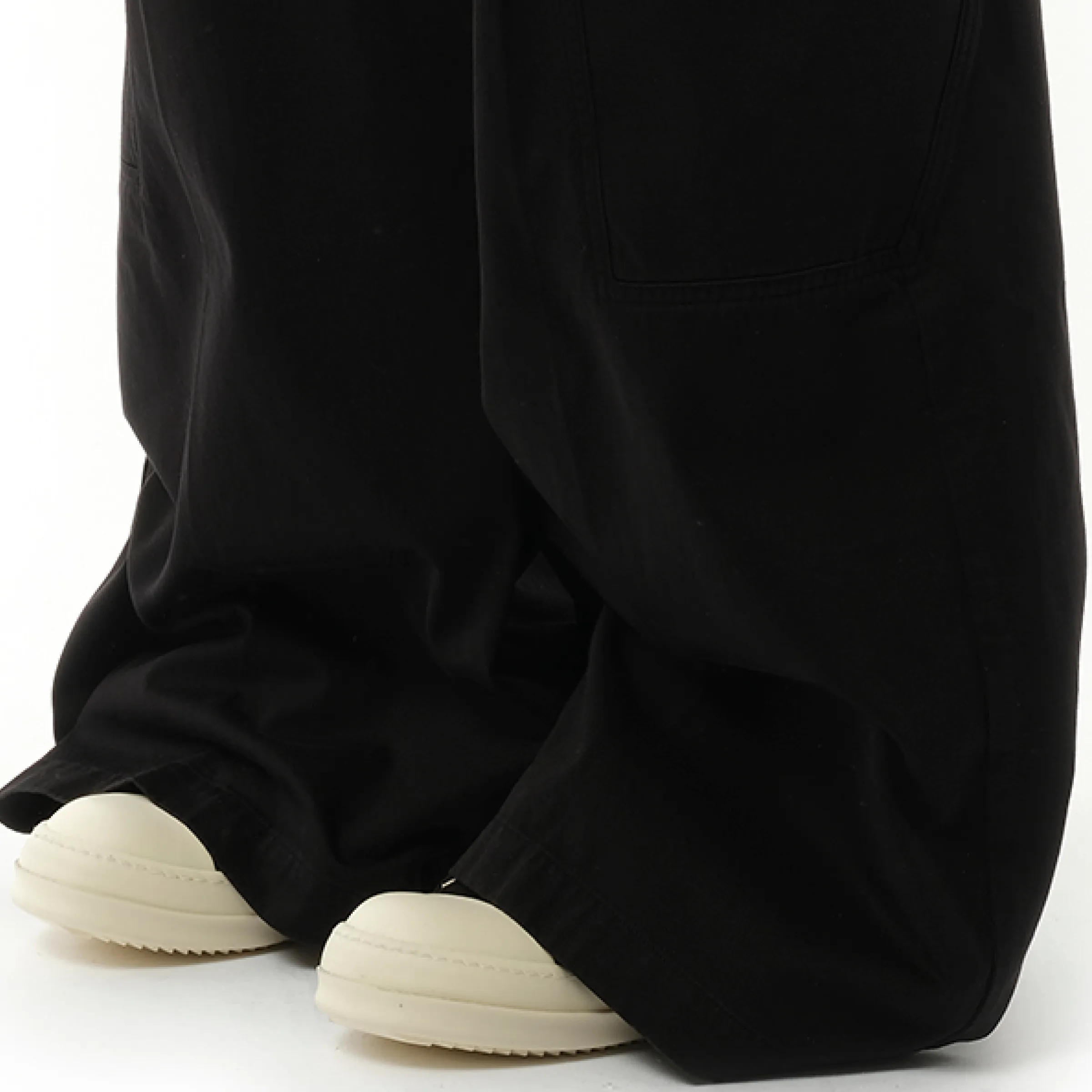 Twill Double Cargo Jumbo Bela Pants in Black sold by MARAIS product image thumbnail 3
