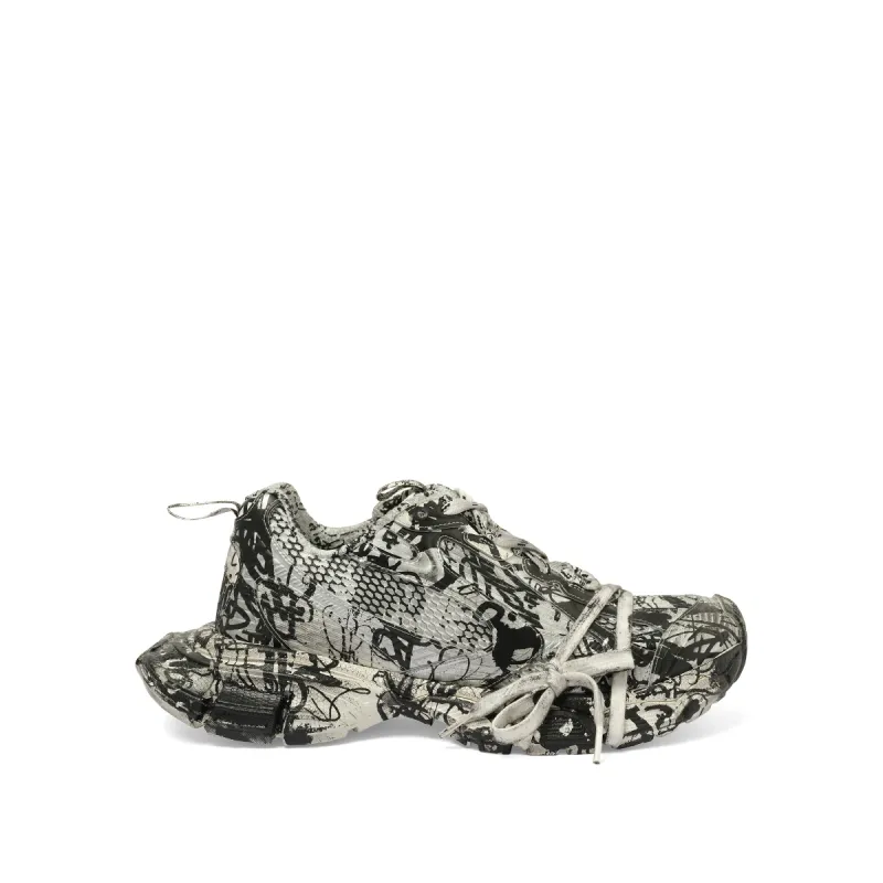 3XL Extreme Graffiti Sneaker in White/Black made by Balenciaga