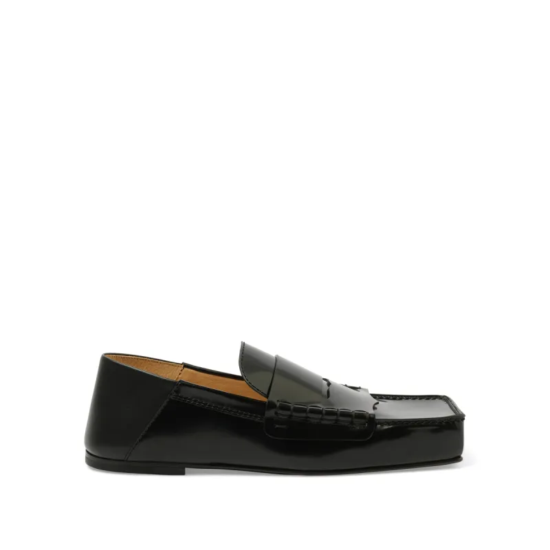 Les Moccasins Carre in Black sold by MARAIS