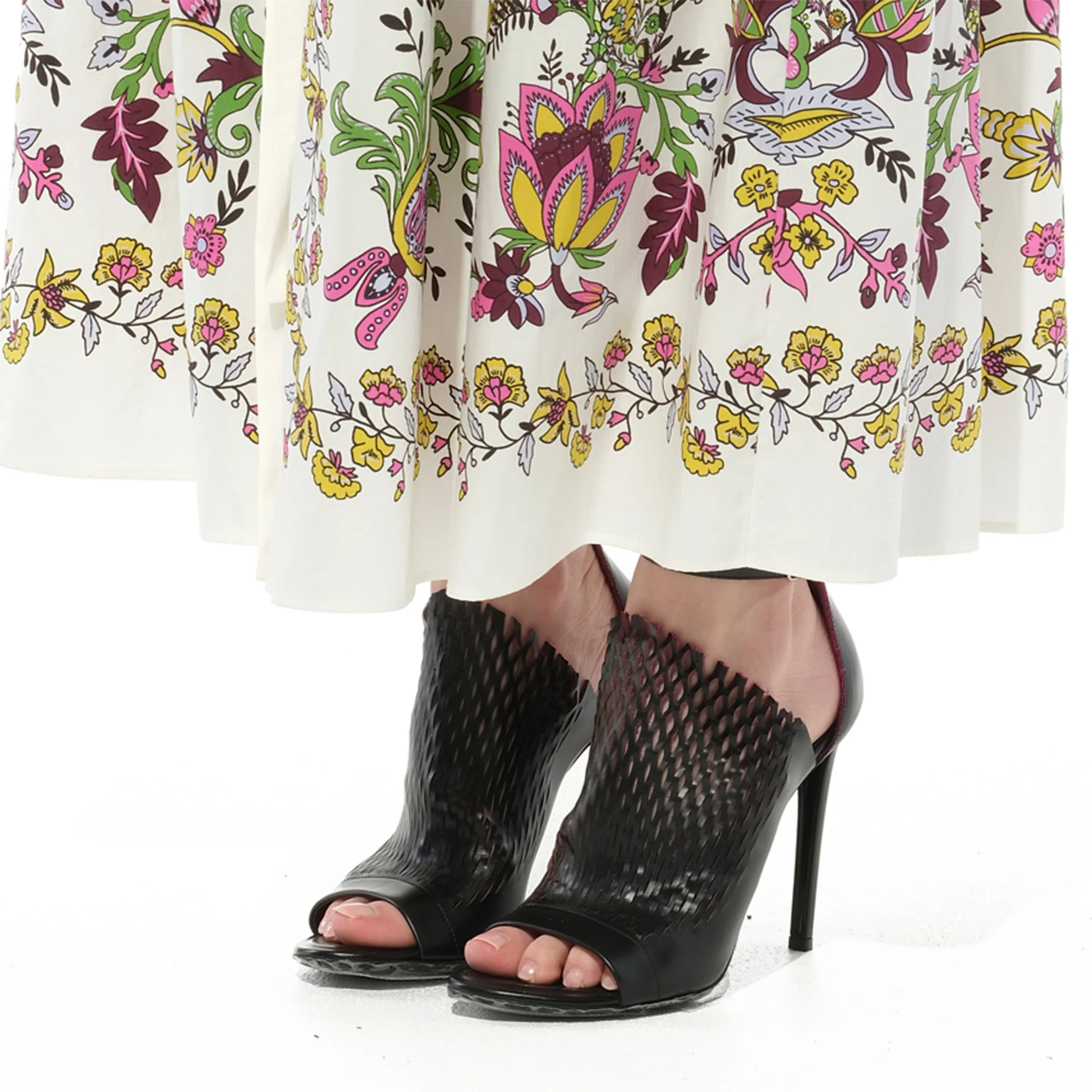 Podium L15 Bow Skirt in White sold by MARAIS product image thumbnail 3