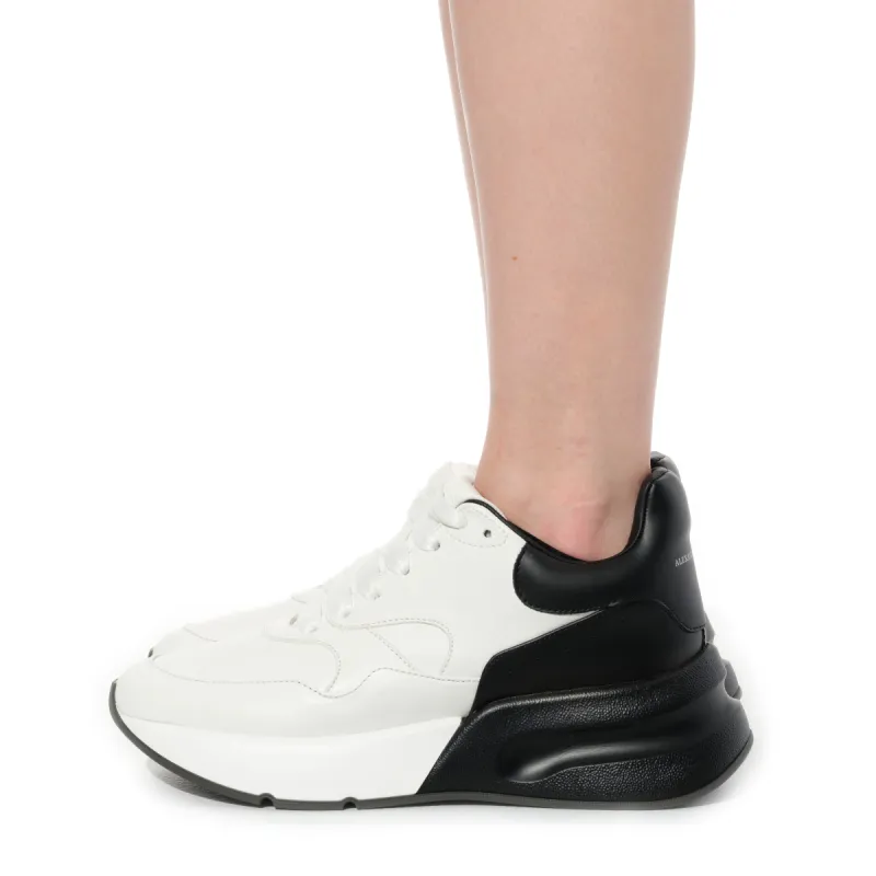 Joe Sneaker in White/Black sold by MARAIS