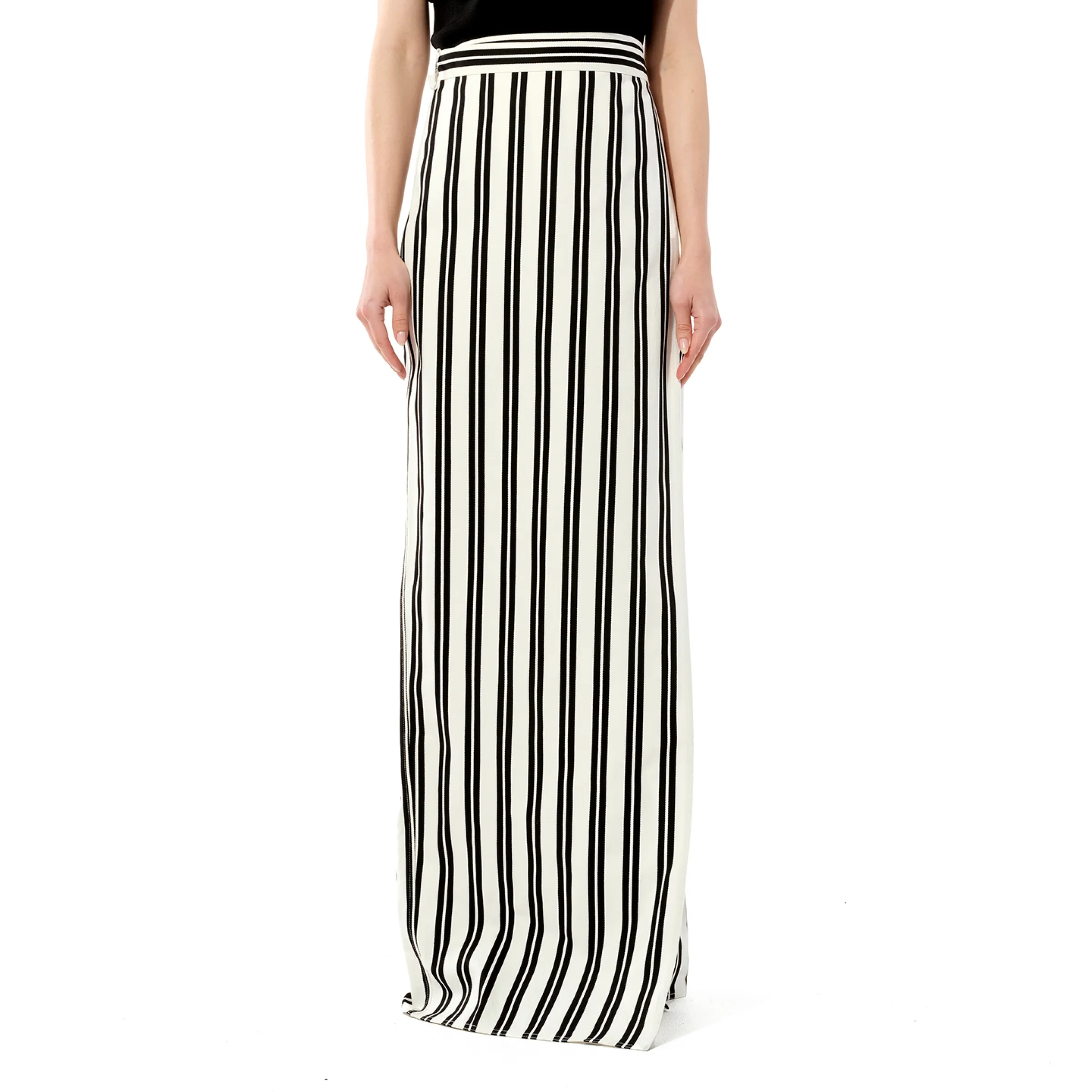 Chilie Skirt in Black/White sold by MARAIS