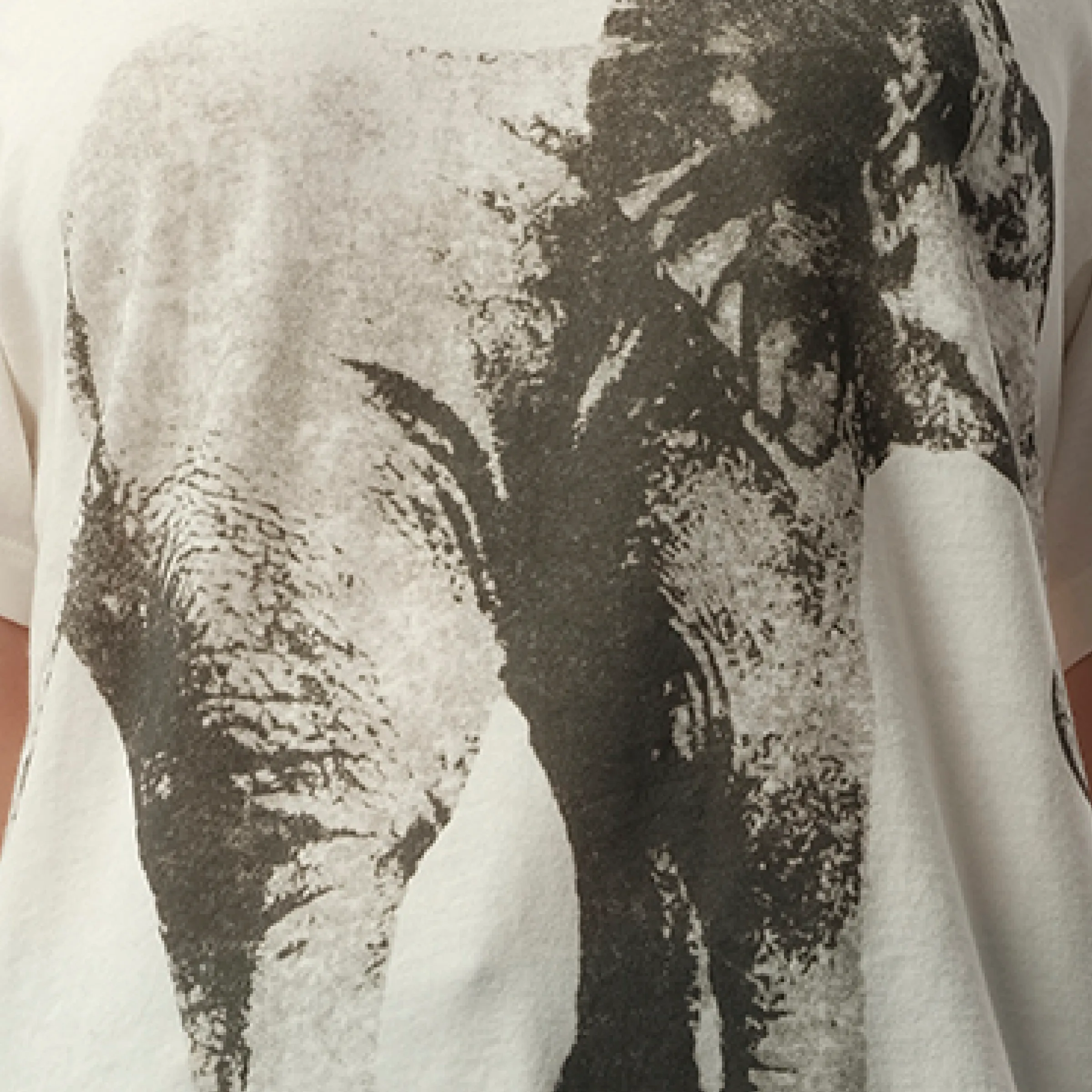 Elephant Printed T-Shirt in White sold by MARAIS product image thumbnail 3