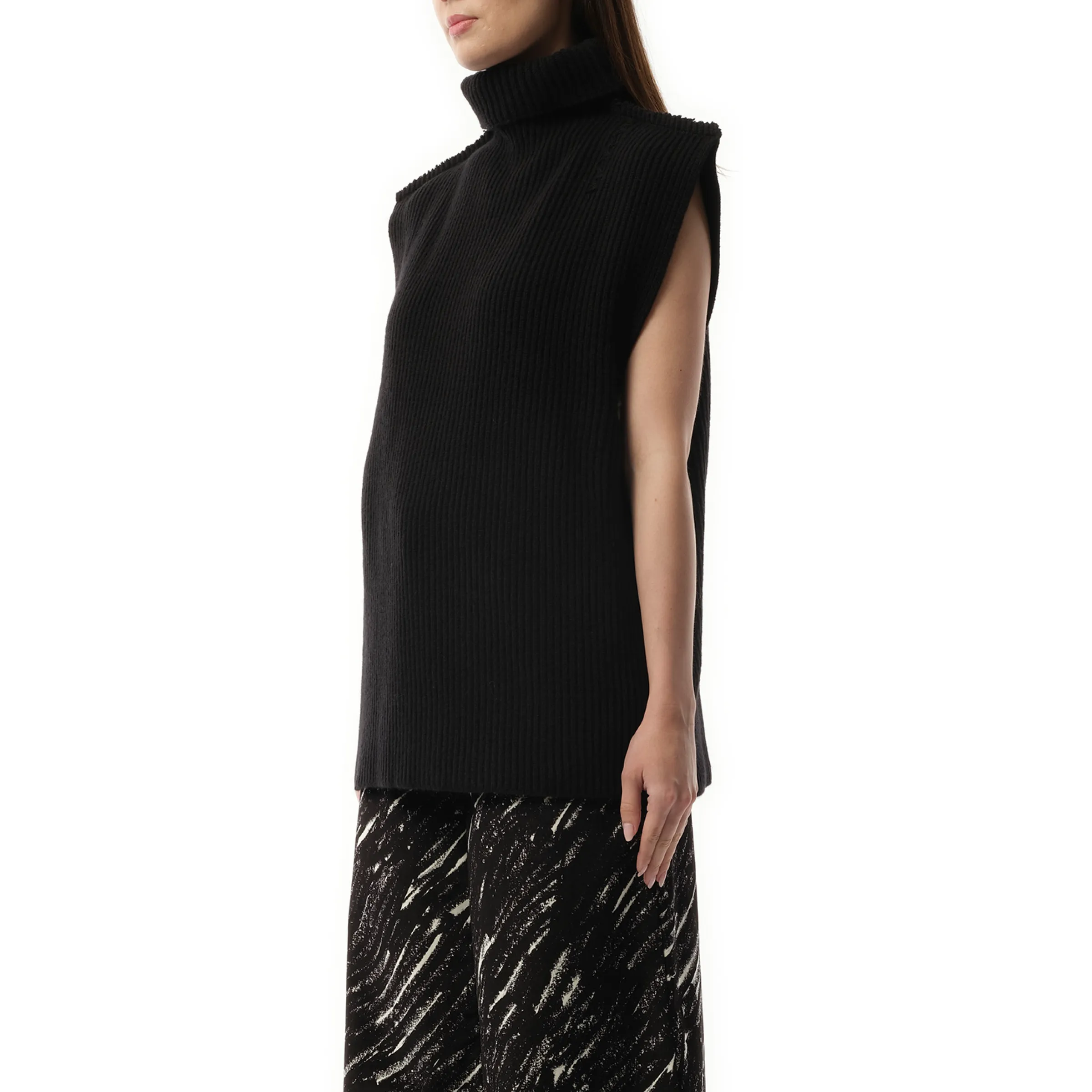 Sleeveless Turtleneck Sweater in Black sold by MARAIS product image thumbnail 5