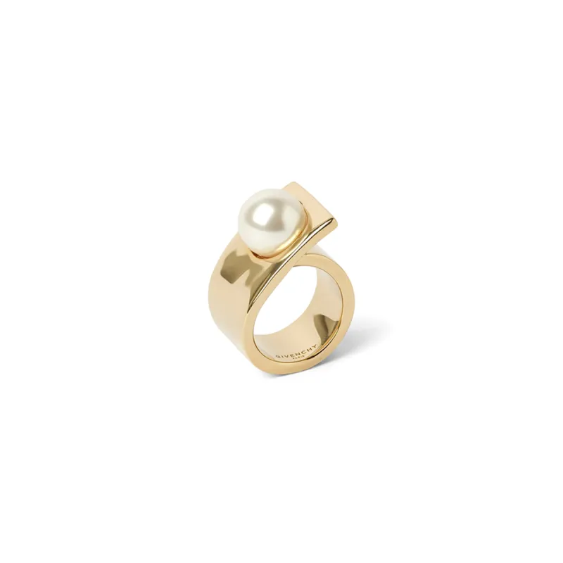 Pearl Knot Ring in 719 sold by MARAIS