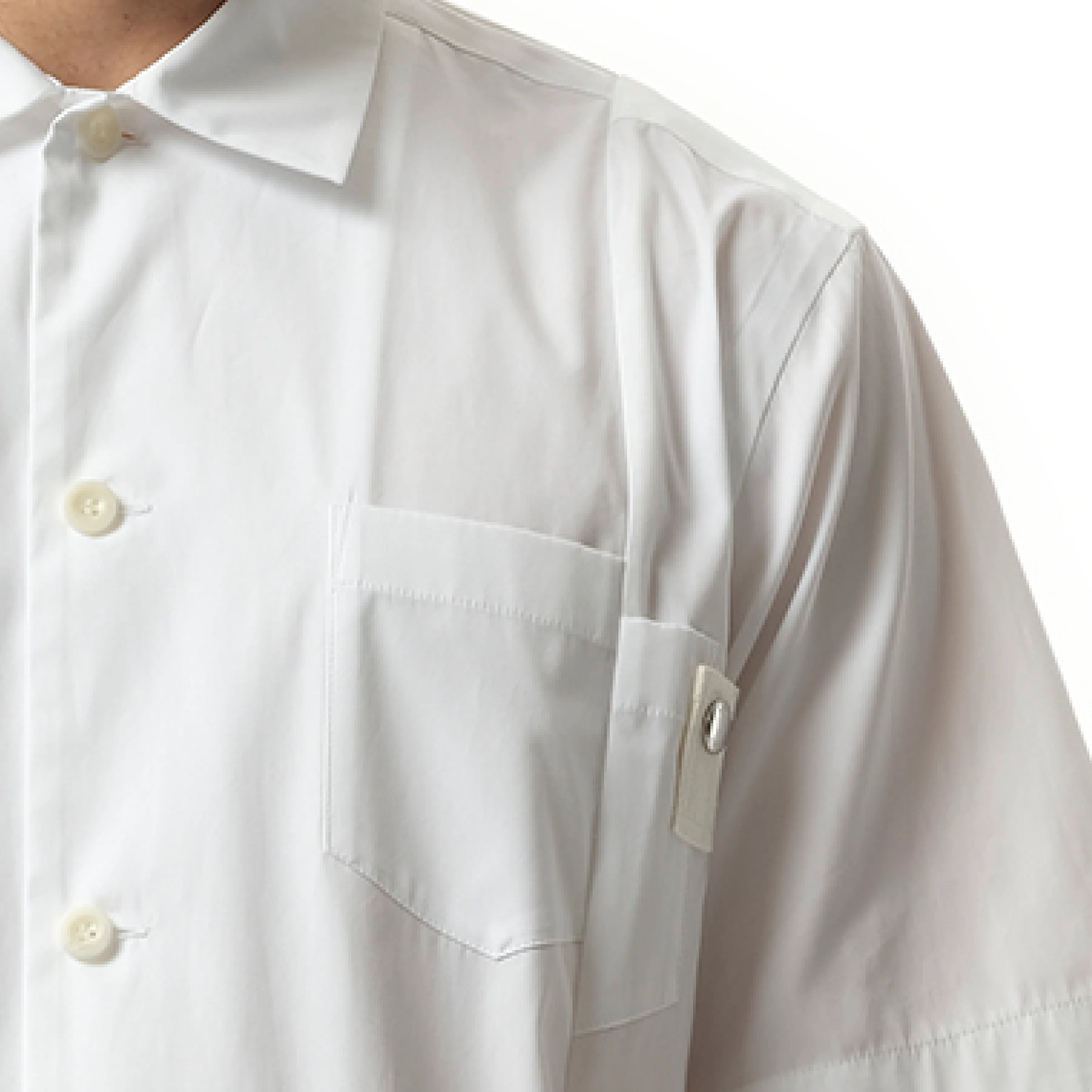 Cotton Poplin Short-sleeve Shirt in Off White sold by MARAIS product image thumbnail 3