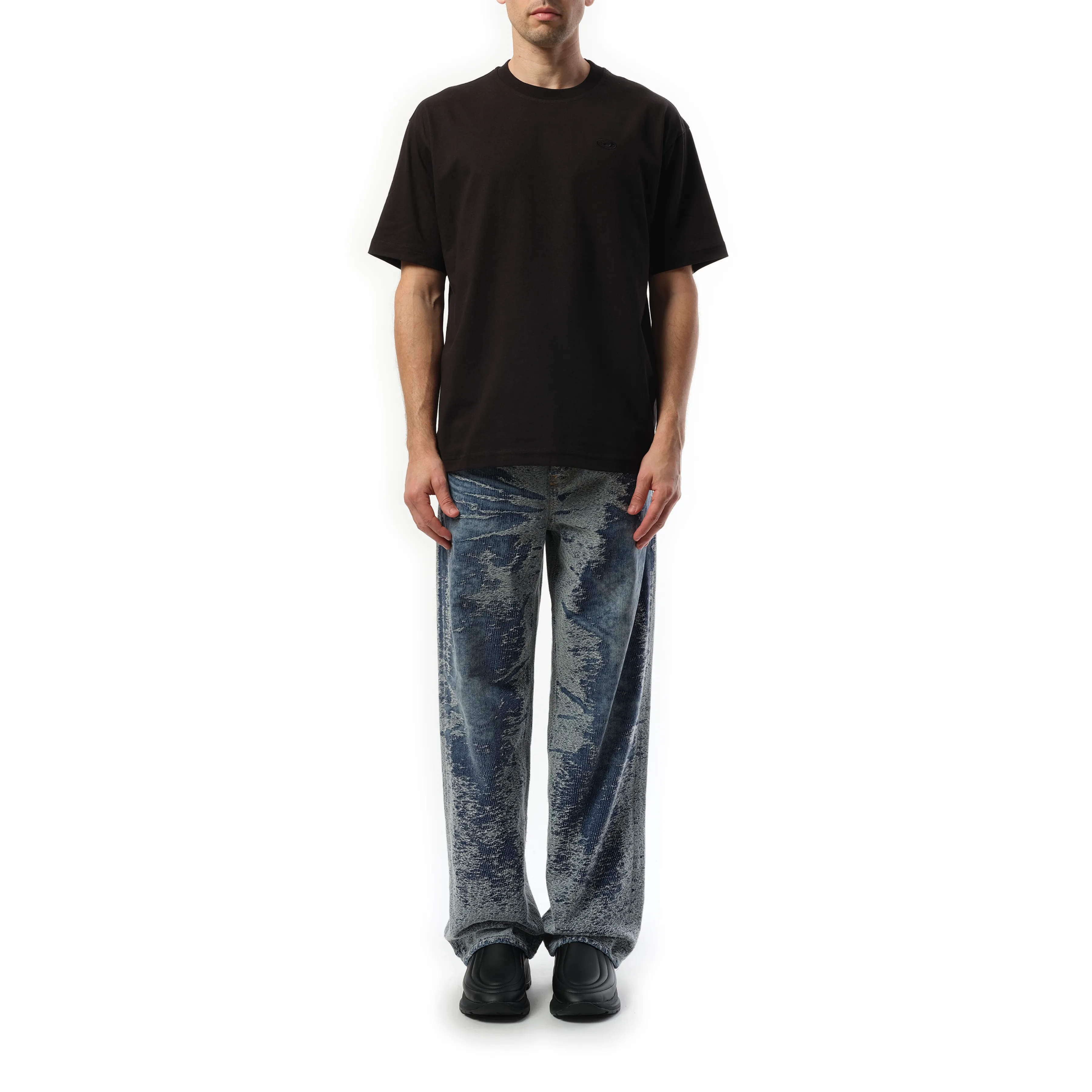 T-Boggy Oval D T-Shirt in Black sold by MARAIS product image thumbnail 4