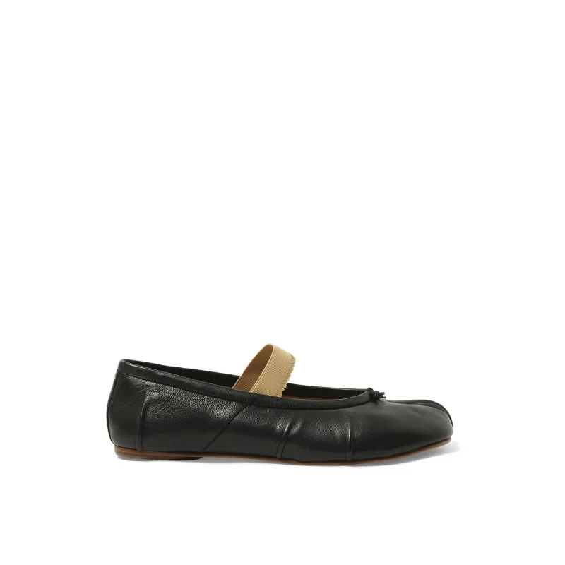 Tabi Ballerina Flat Elastic Band in Black/Nude sold by MARAIS