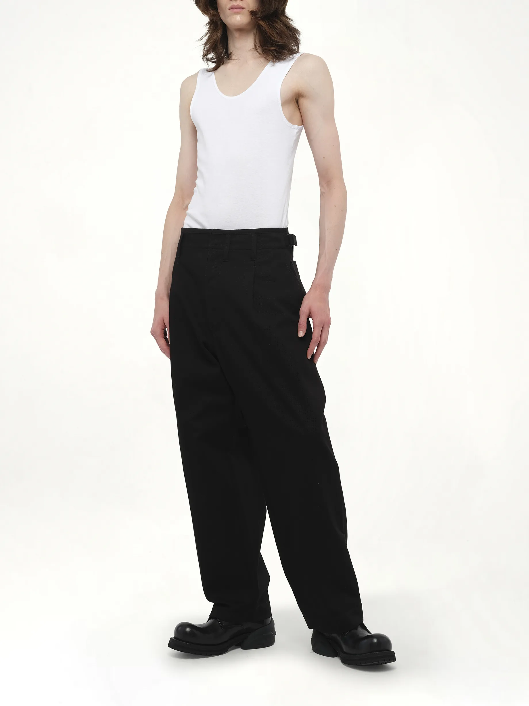 Pleated Carrot Pants in Black sold by MARAIS product image thumbnail 4