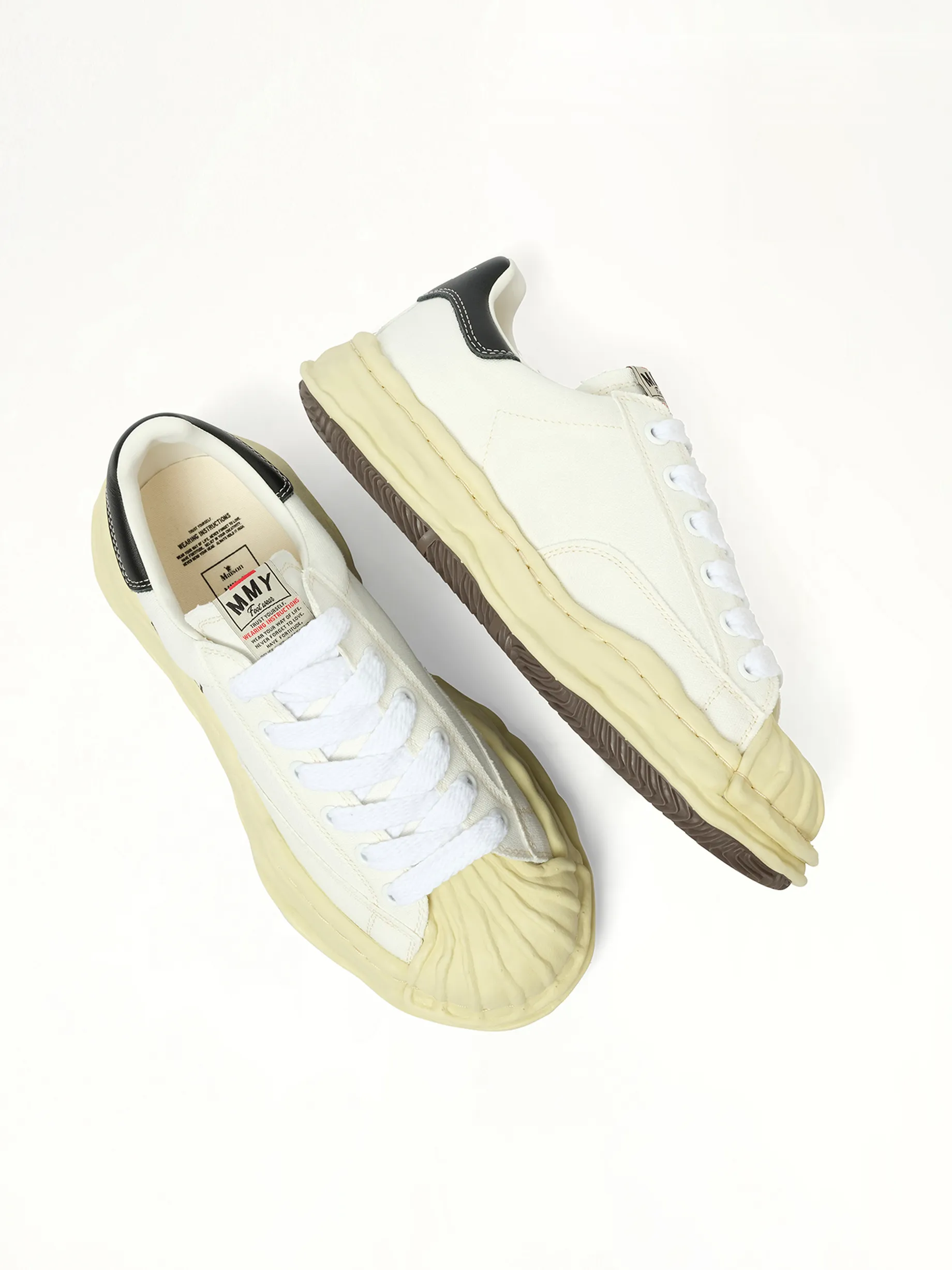 Blakey OG Vintage Leather Low Sneaker in White sold by MARAIS product image thumbnail 3